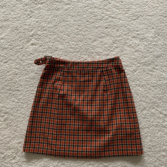 Brandy Melville Plaid Mini Skirt - Picture 3 of 3